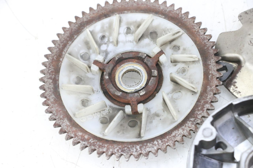 photo de ZESTAW SPRZĘGŁA I WARIATORA KYMCO AGILITY 4T 50 (2005 - 2018) - Zbliżenie komponentów