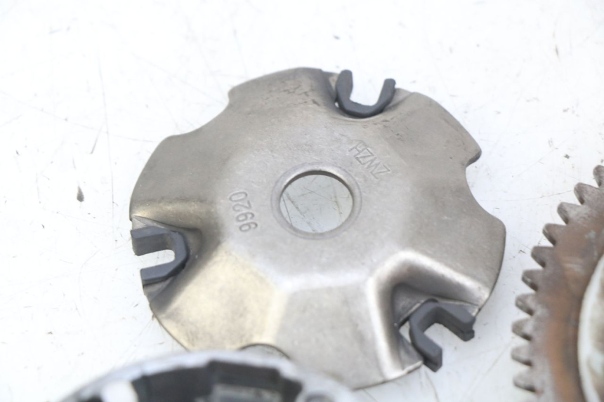 photo de ZESTAW SPRZĘGŁA I WARIATORA UNIVERSAL BIKE RETRO 50 (2019 - 2023) - Szczegóły charakterystyczne