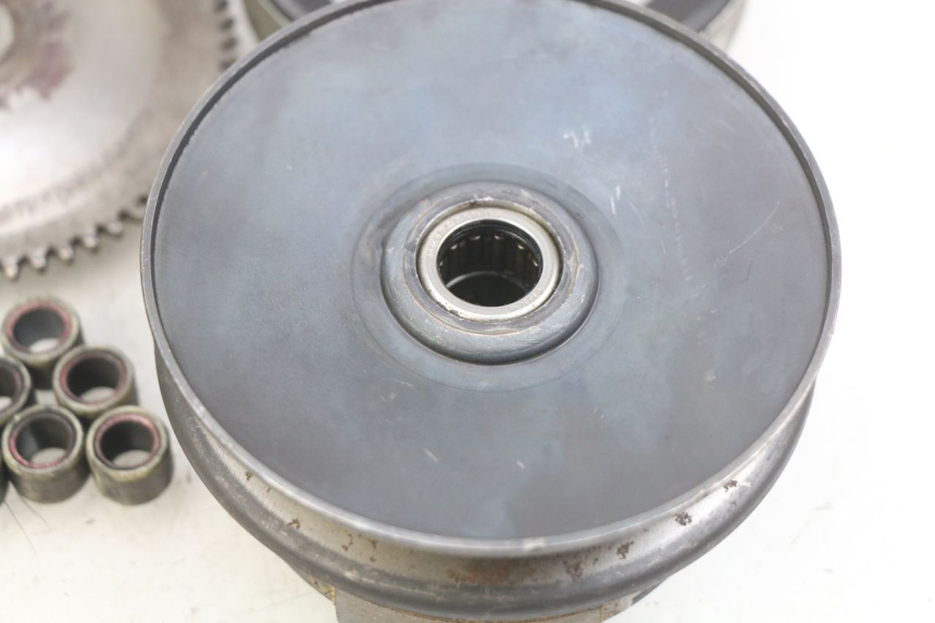 photo de ZESTAW SPRZĘGŁA I WARIATORA UNIVERSAL BIKE RETRO 50 (2019 - 2023) - Punkty mocowania