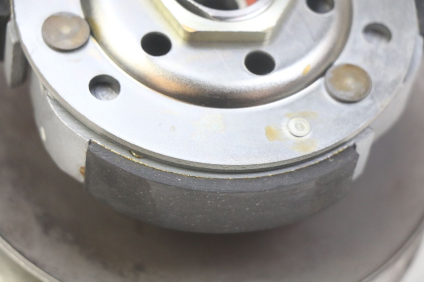 photo de ZESTAW SPRZĘGŁA I WARIATORA PIAGGIO VESPA LX 2T 50 (2005 - 2013) - Szczegóły charakterystyczne