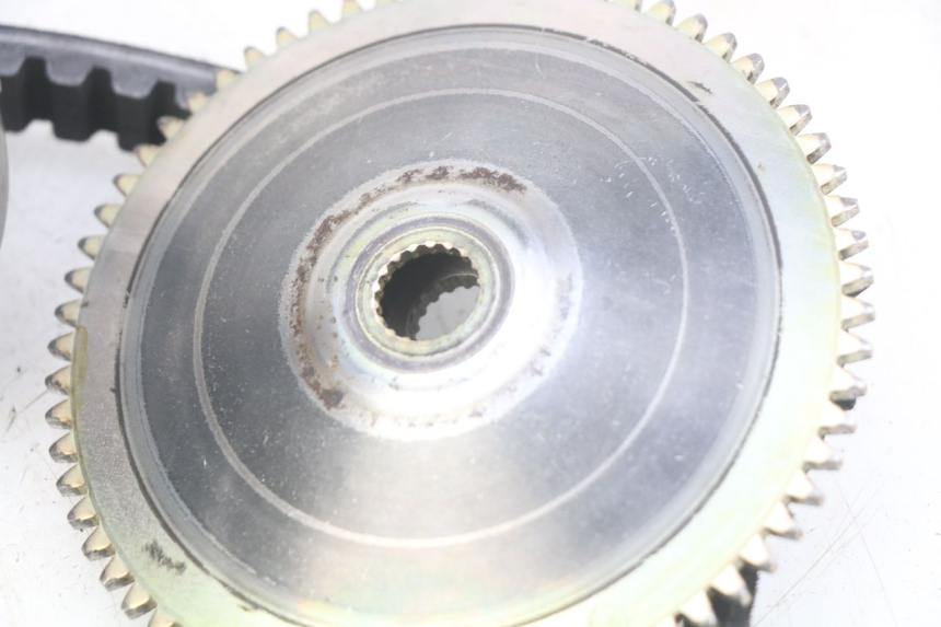 photo de ZESTAW SPRZĘGŁA I WARIATORA PIAGGIO VESPA LX 2T 50 (2005 - 2013) - Zbliżenie techniczne