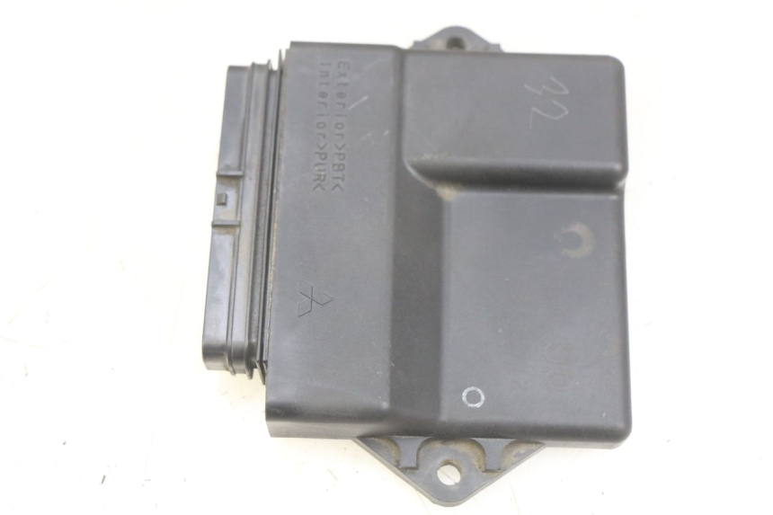 photo de ZESTAW ZAMKA, KLUCZYKA, CDI, STACYJKI NEIMAN YAMAHA FJR ABS 1300 (2006 - 2012) - Zbliżenie komponentów