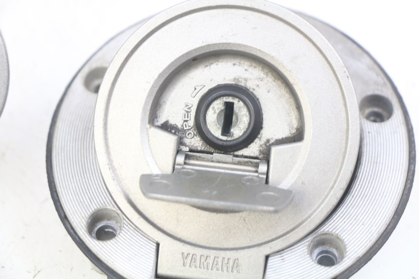 photo de ZESTAW ZAMKA, KLUCZYKA, CDI, STACYJKI NEIMAN YAMAHA FJR ABS 1300 (2006 - 2012) - Struktura - zbliżenie