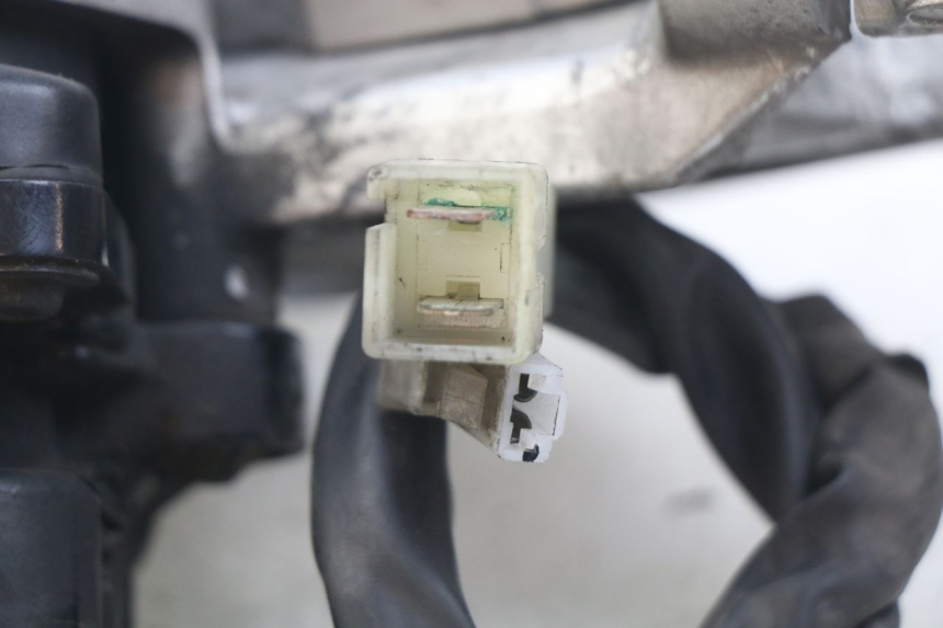 photo de ZESTAW ZAMKA, KLUCZYKA, CDI, STACYJKI NEIMAN YAMAHA FJR ABS 1300 (2006 - 2012) - Zoom stanu zużycia