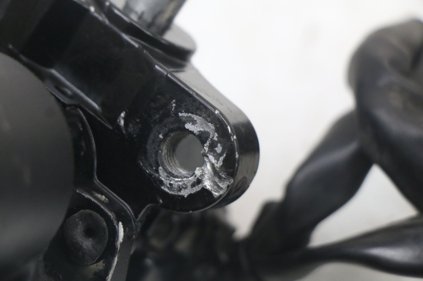 photo de ZESTAW ZAMKA, KLUCZYKA, CDI, STACYJKI NEIMAN YAMAHA FJR ABS 1300 (2006 - 2012) - Zbliżenie komponentów