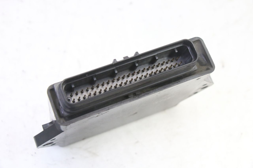 photo de ZESTAW ZAMKA, KLUCZYKA, CDI, STACYJKI NEIMAN YAMAHA FJR ABS 1300 (2006 - 2012) - Zbliżenie komponentów