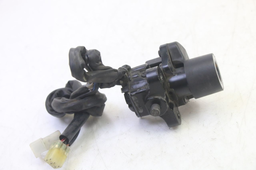 photo de ZESTAW ZAMKA, KLUCZYKA, CDI, STACYJKI NEIMAN YAMAHA FZ6 N FAZER 600 (2004 - 2006) - Inny kąt widzenia