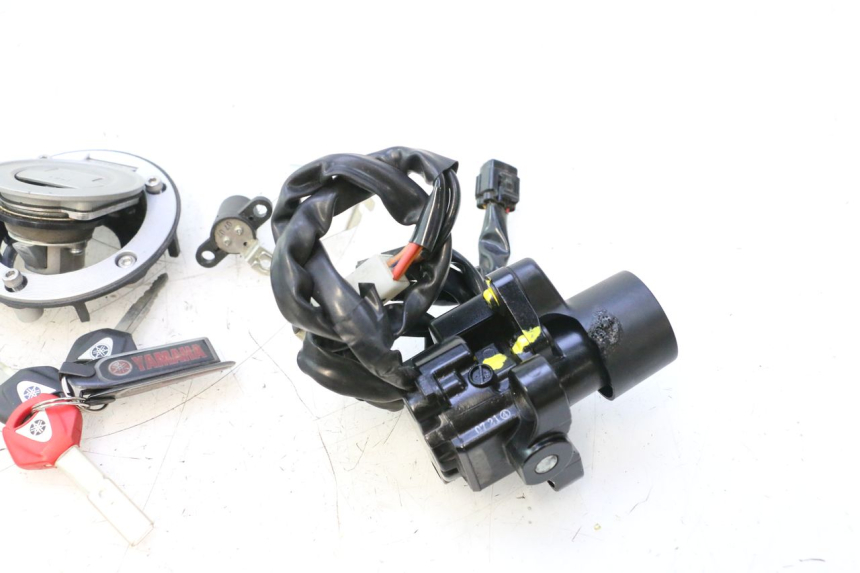 photo de ZESTAW ZAMKA KLUCZ CDI NEIMAN YAMAHA FZ8 800 (2010 - 2016) - Zdjęcie dodatkowe