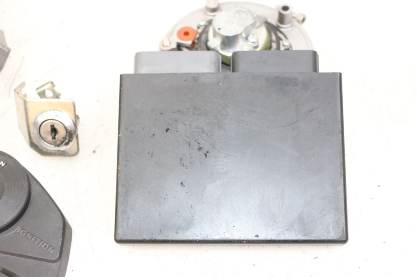 photo de ZESTAW ZAMKA, KLUCZYKA, CDI, STACYJKI NEIMAN SUZUKI GSR 750 (2011 - 2017) - Szczegóły charakterystyczne