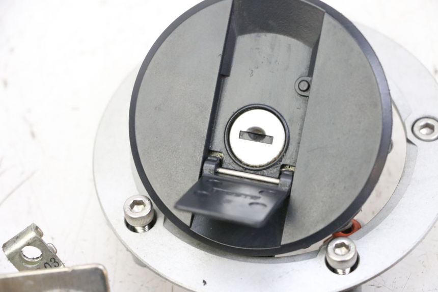 photo de ZESTAW ZAMKA, KLUCZYKA, CDI, STACYJKI NEIMAN SUZUKI GSR 750 (2011 - 2017) - Zoom jakości