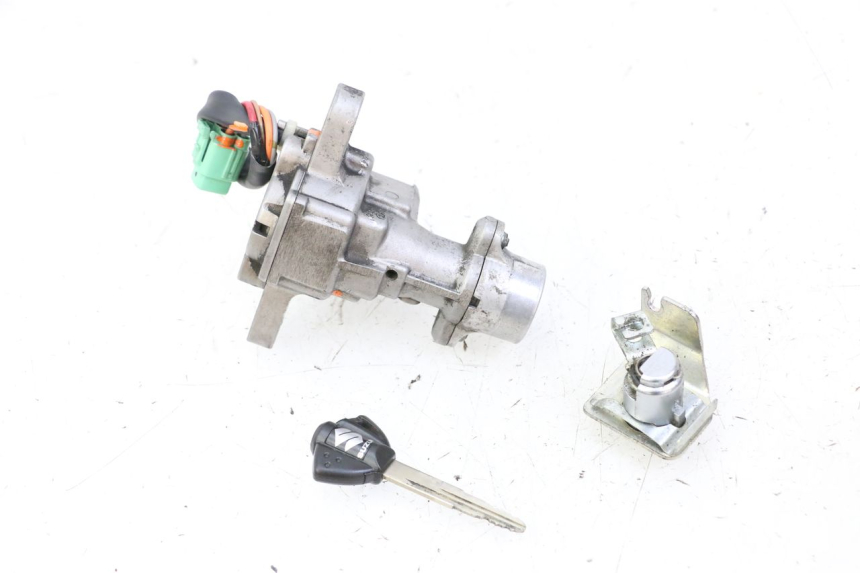 photo de ZESTAW ZAMKA, KLUCZYKA, CDI, STACYJKI NEIMAN SUZUKI GSR 750 (2011 - 2017) - Inny kąt widzenia