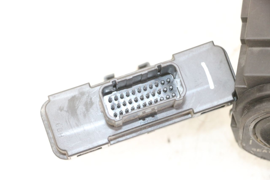 photo de ZESTAW ZAMKA, KLUCZYKA, CDI, STACYJKI NEIMAN HONDA SH i 300 (2015 - 2020) - Alternatywny kąt