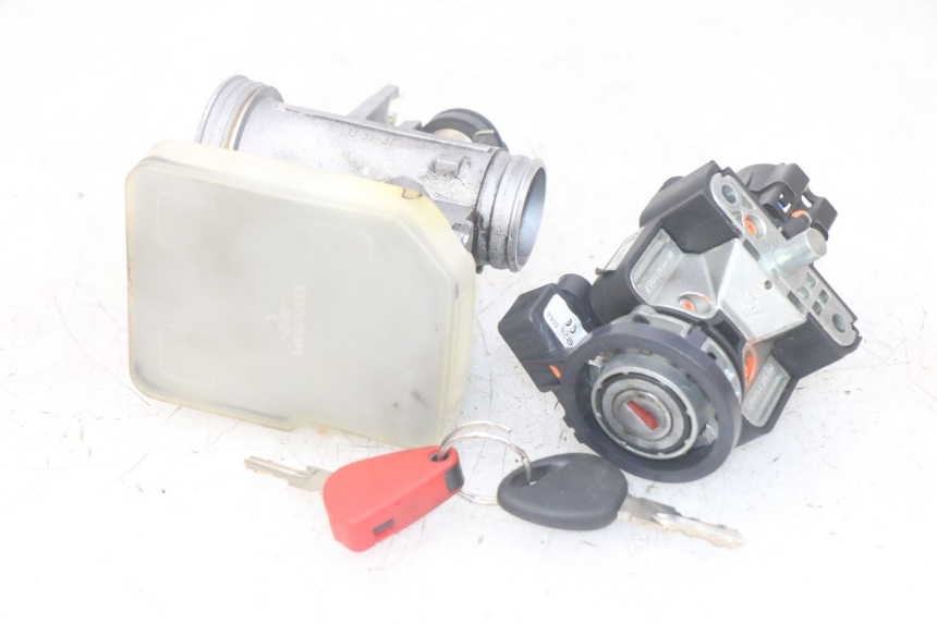 photo de ZESTAW ZAMKA, KLUCZYKA, CDI, STACYJKI NEIMAN PIAGGIO MP3 HPE 300 (2019 - 2026) - Widok główny