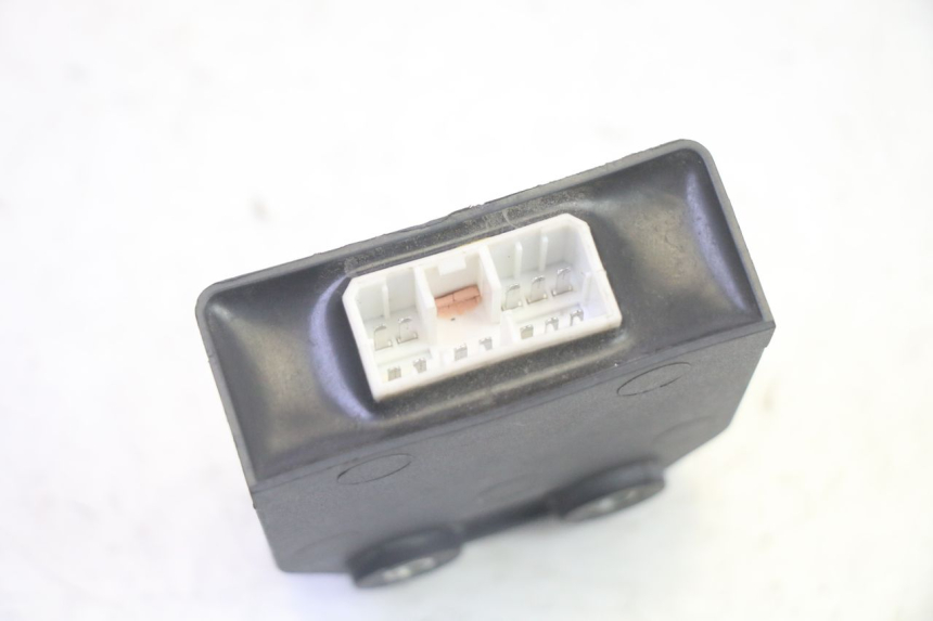 photo de ZESTAW ZAMKA, KLUCZYKA, CDI, STACYJKI NEIMAN PIAGGIO MP3 RL 250 (2006 - 2010) - Alternatywny kąt