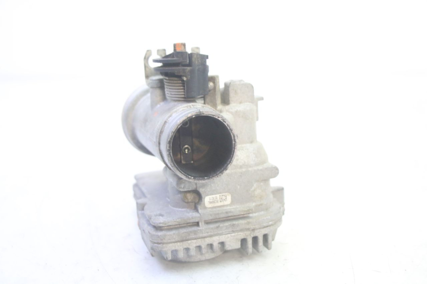 photo de ZESTAW ZAMKA, KLUCZYKA, CDI, STACYJKI NEIMAN PIAGGIO MP3 RL 250 (2006 - 2010) - Zbliżenie techniczne