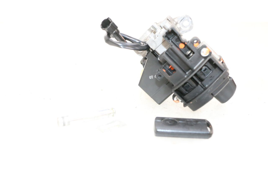 photo de ZESTAW ZAMKA, KLUCZYKA, CDI, STACYJKI NEIMAN YAMAHA NEO'S CORE 1 (2022 - 2026) - Zbliżenie techniczne