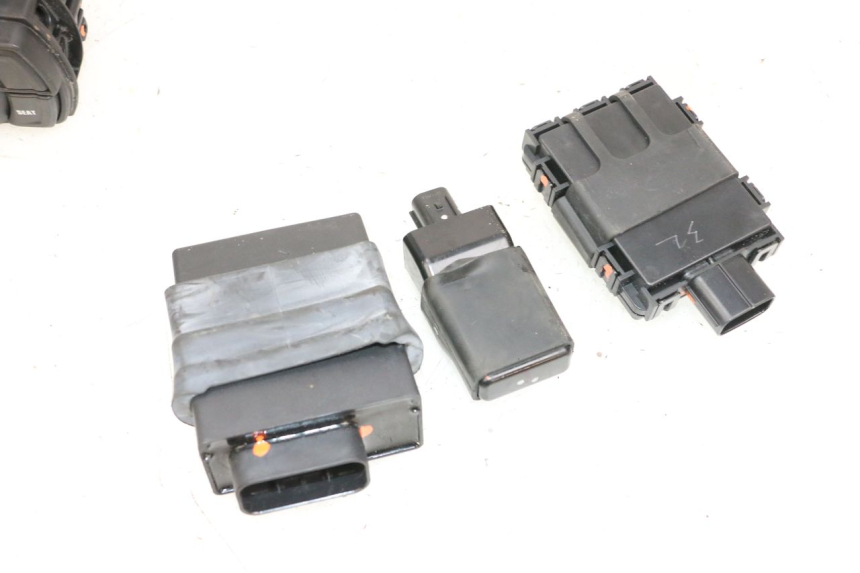 photo de ZESTAW ZAMKA, KLUCZYKA, CDI, STACYJKI NEIMAN YAMAHA NEO'S CORE 1 (2022 - 2026) - Oznaczenia i referencje