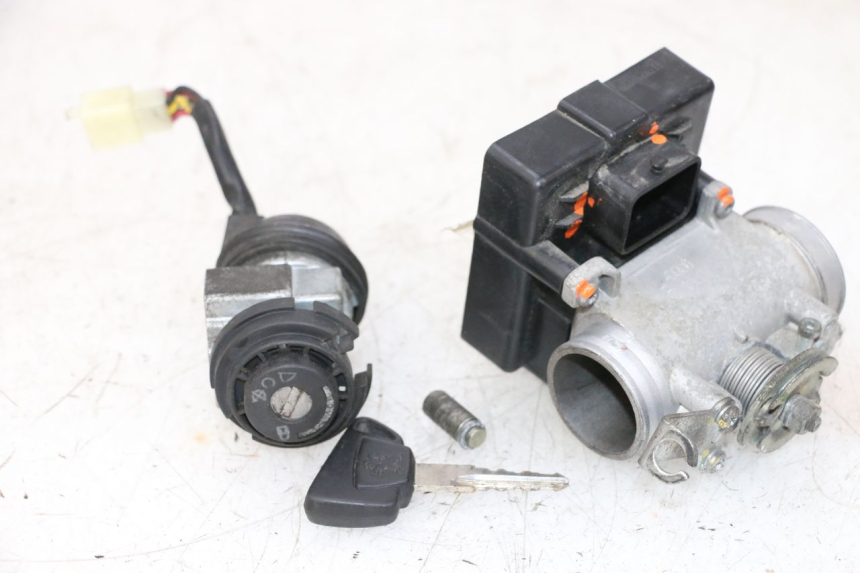 photo de ZESTAW ZAMKA, KLUCZYKA, CDI, STACYJKI NEIMAN PEUGEOT SATELIS 125 (2013 - 2018) - Widok główny