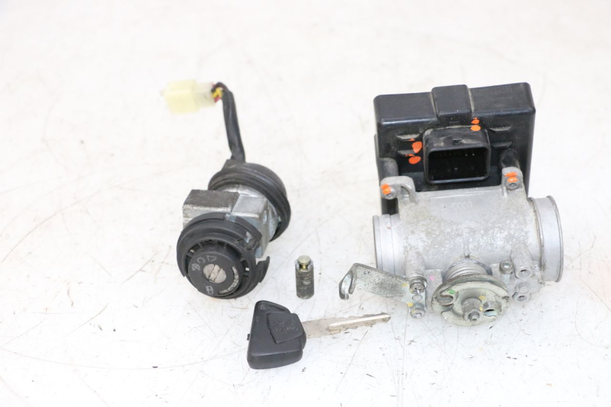 photo de ZESTAW ZAMKA, KLUCZYKA, CDI, STACYJKI NEIMAN PEUGEOT SATELIS 125 (2013 - 2018) - Widok produktu