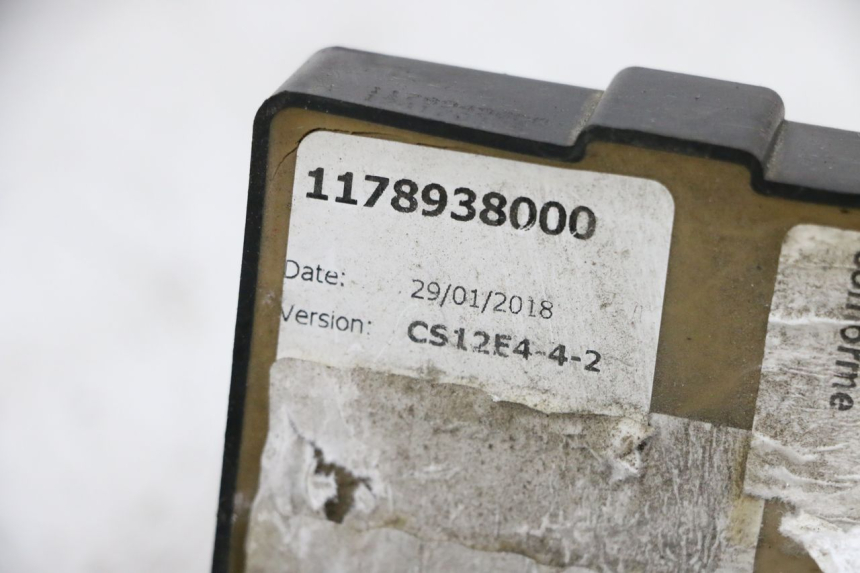 photo de ZESTAW ZAMKA, KLUCZYKA, CDI, STACYJKI NEIMAN PEUGEOT SATELIS 125 (2013 - 2018) - Struktura - zbliżenie