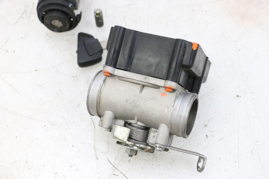 photo de ZESTAW ZAMKA, KLUCZYKA, CDI, STACYJKI NEIMAN PEUGEOT SATELIS 125 (2013 - 2018) - Stan powierzchni