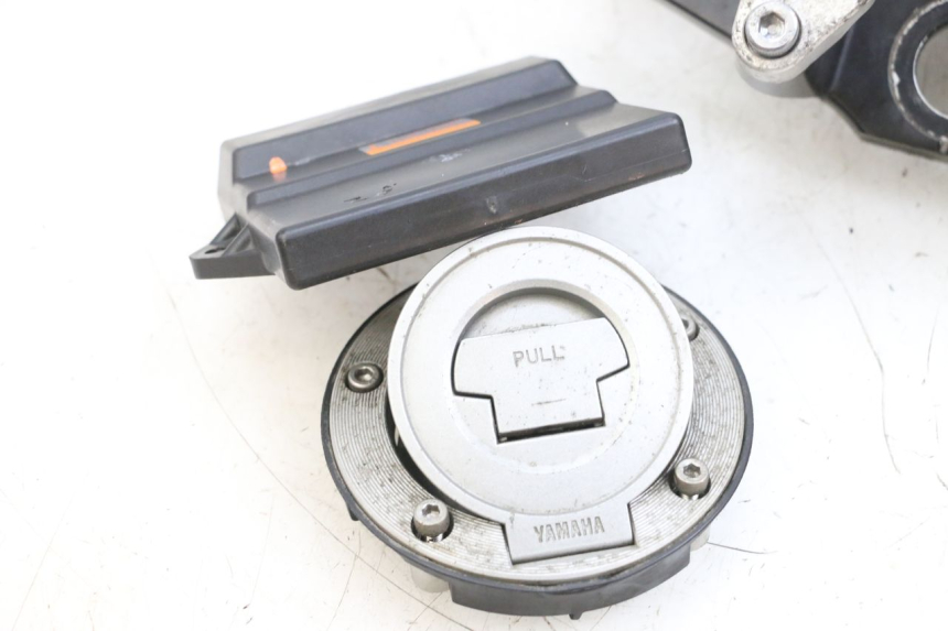 photo de ZESTAW ZAMKA, KLUCZYKA, CDI, STACYJKI NEIMAN YAMAHA TDM ABS 900 (2002 - 2014) - Kontrola wizualna