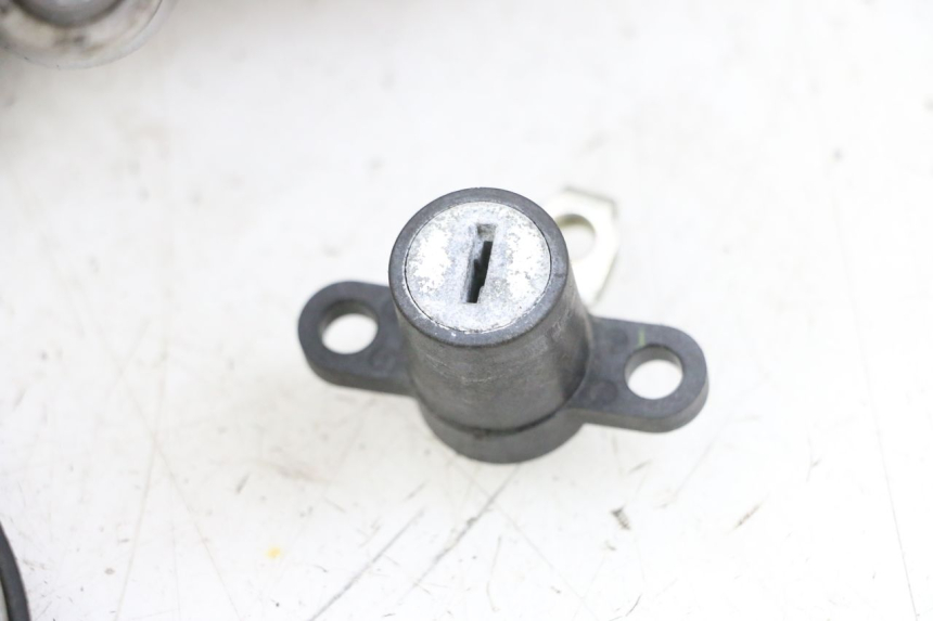 photo de ZESTAW ZAMKA, KLUCZYKA, CDI, STACYJKI NEIMAN YAMAHA TDM ABS 900 (2002 - 2014) - Widok profilu