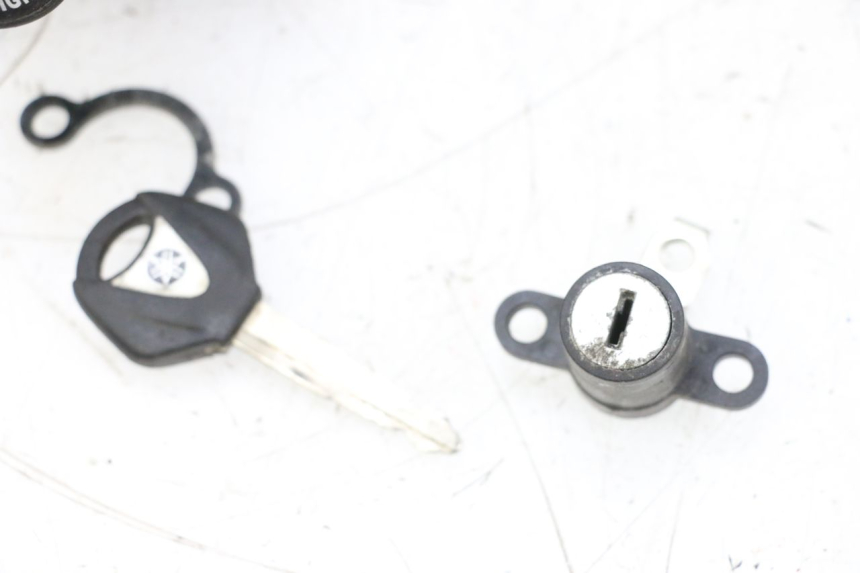 photo de ZESTAW ZAMKA, KLUCZYKA, CDI, STACYJKI NEIMAN YAMAHA TDM ABS 900 (2002 - 2014) - Szczegóły charakterystyczne