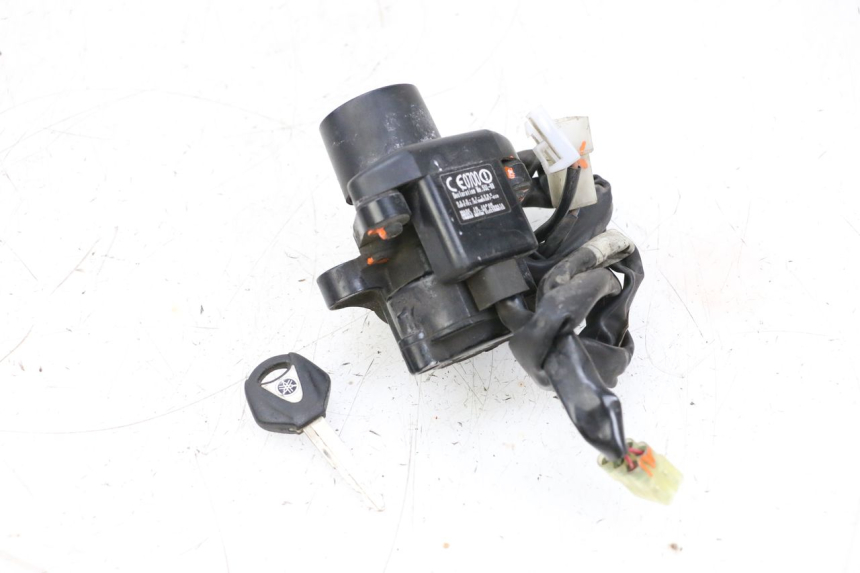 photo de ZESTAW ZAMKA, KLUCZYKA, CDI, STACYJKI NEIMAN YAMAHA TDM ABS 900 (2002 - 2014) - Punkty mocowania