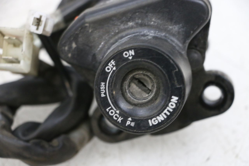 photo de ZESTAW ZAMKA, KLUCZYKA, CDI, STACYJKI NEIMAN YAMAHA TDM ABS 900 (2002 - 2014) - Oznaczenia i referencje