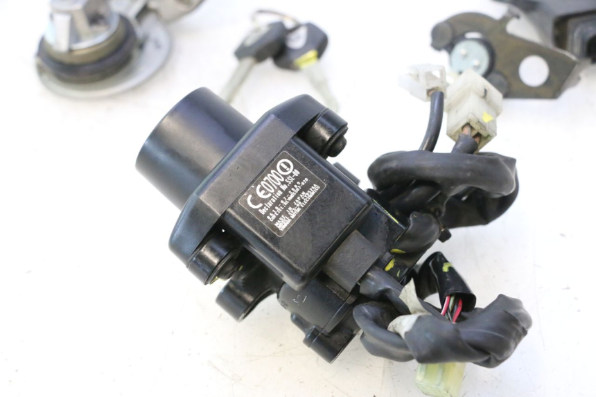 photo de ZESTAW ZAMKA, KLUCZYKA, CDI, STACYJKI NEIMAN YAMAHA TDM ABS 900 (2002 - 2014) - Zoom jakości