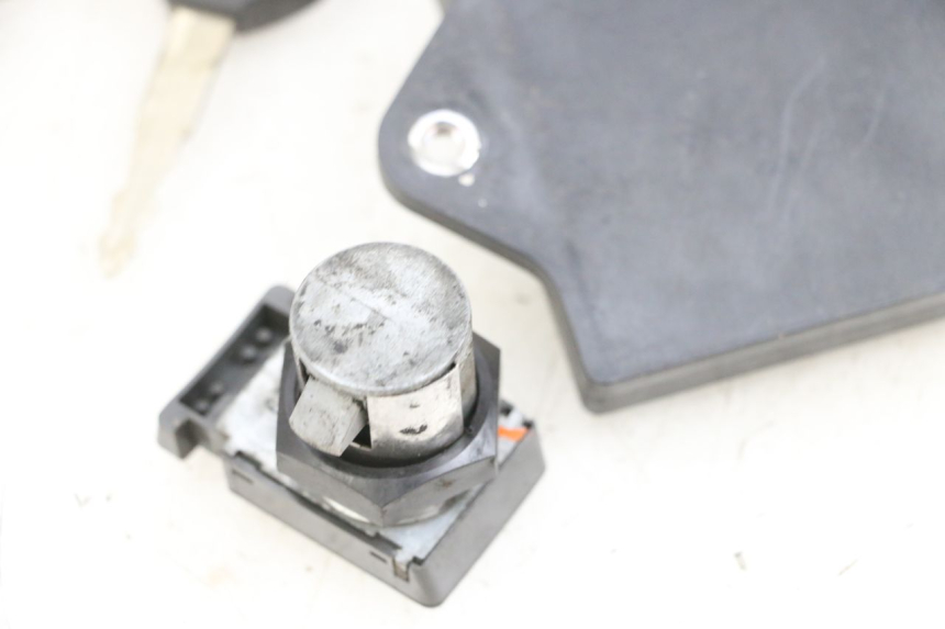 photo de ZESTAW ZAMKA, KLUCZYKA, CDI, STACYJKI NEIMAN YAMAHA X-MAX XMAX 125 (2010 - 2013) - Szczegół części