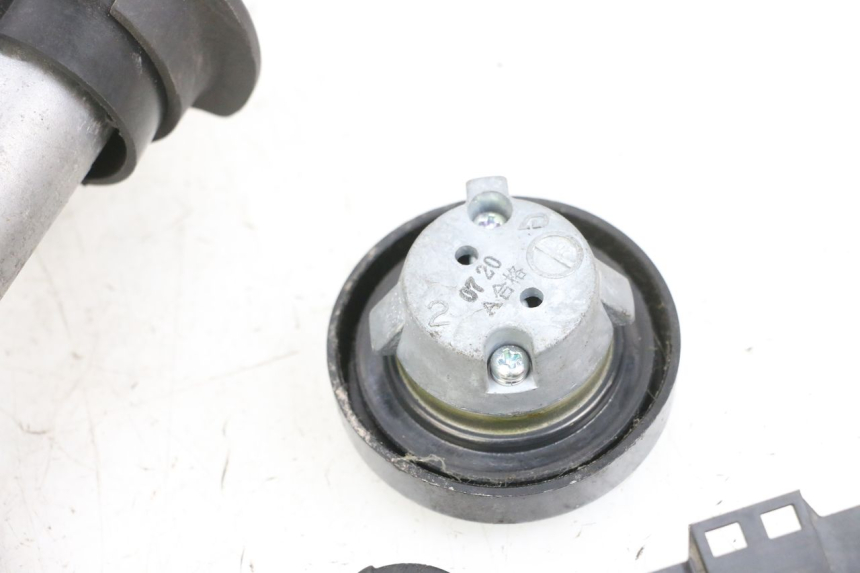 photo de ZESTAW ZAMKA, KLUCZYKA, CDI, STACYJKI NEIMAN YAMAHA X-MAX XMAX 125 (2010 - 2013) - Zoom stanu zużycia