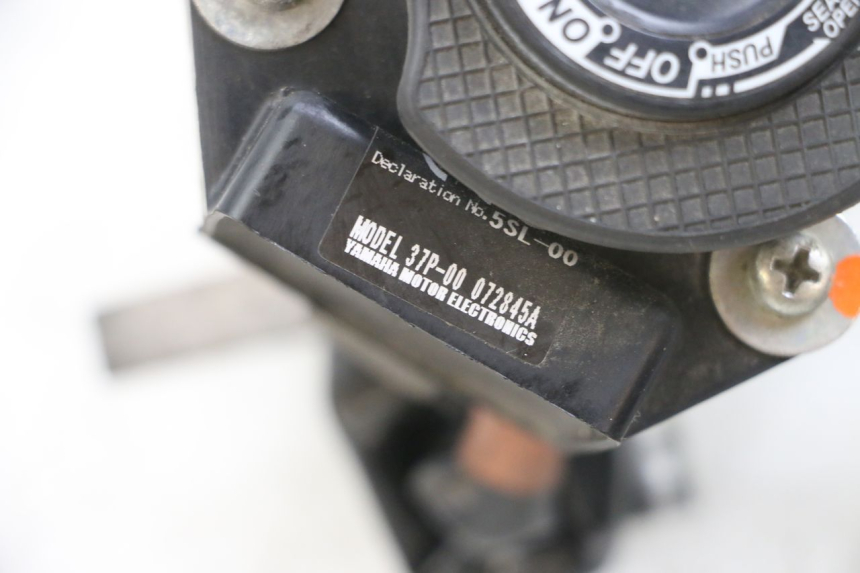 photo de ZESTAW ZAMKA, KLUCZYKA, CDI, STACYJKI NEIMAN YAMAHA X-MAX XMAX 125 (2010 - 2013) - Zbliżenie techniczne