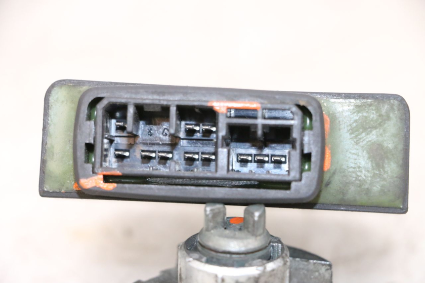 photo de ZESTAW ZAMKA, KLUCZYKA, CDI, STACYJKI NEIMAN PIAGGIO X8 125 (2004 - 2007) - Zoom stanu zużycia