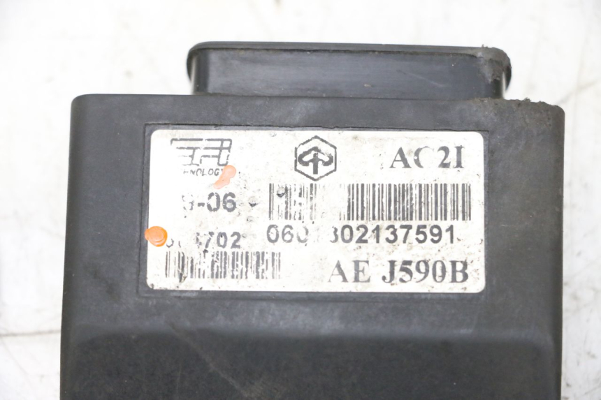 photo de ZESTAW ZAMKA, KLUCZYKA, CDI, STACYJKI NEIMAN PIAGGIO X8 125 (2004 - 2007) - Inny kąt widzenia