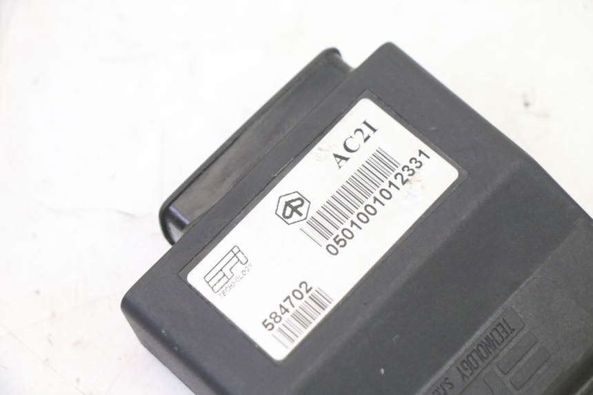 photo de ZESTAW ZAMKA, KLUCZYKA, CDI, STACYJKI NEIMAN PIAGGIO X9 EVOLUTION 125 (2003 - 2007) - Inny kąt widzenia