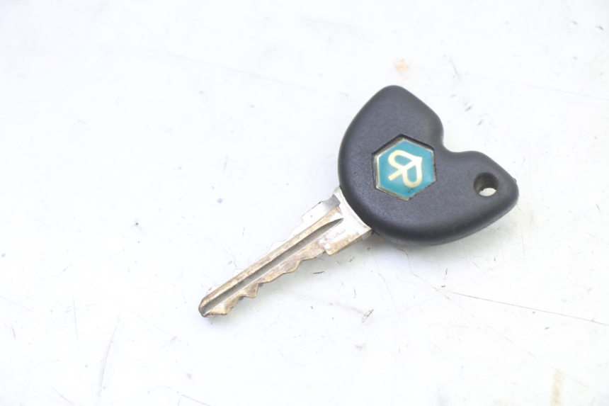 photo de ZESTAW ZAMKA, KLUCZYKA, CDI, STACYJKI NEIMAN PIAGGIO X9 EVOLUTION 125 (2003 - 2007) - Stan powierzchni