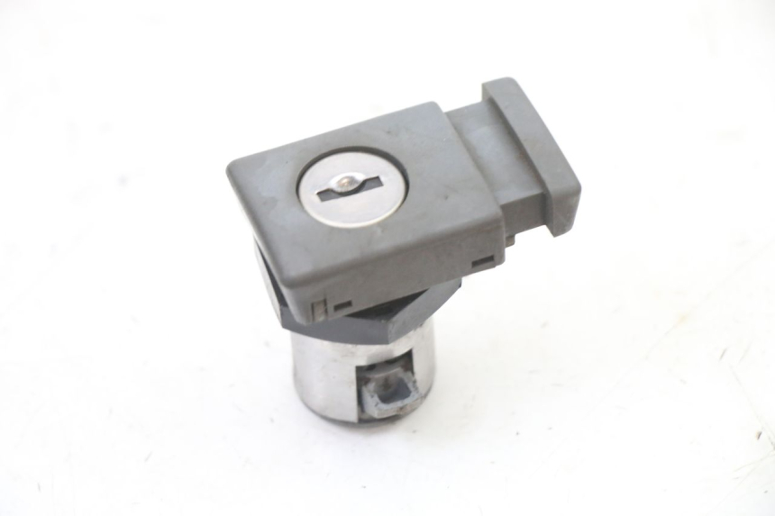 photo de ZESTAW ZAMKA, KLUCZA, CDI, STACYJKI NEIMAN YAMAHA X-MAX XMAX ABS 250 (2010 - 2014) - Kontrola wizualna