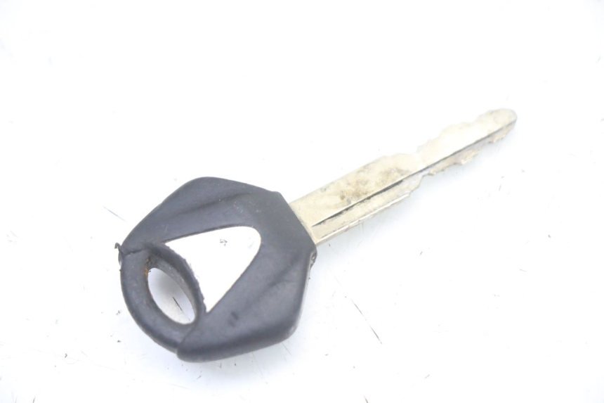 photo de ZESTAW ZAMKA, KLUCZA, CDI, STACYJKI NEIMAN YAMAHA X-MAX XMAX ABS 250 (2010 - 2014) - Stan powierzchni