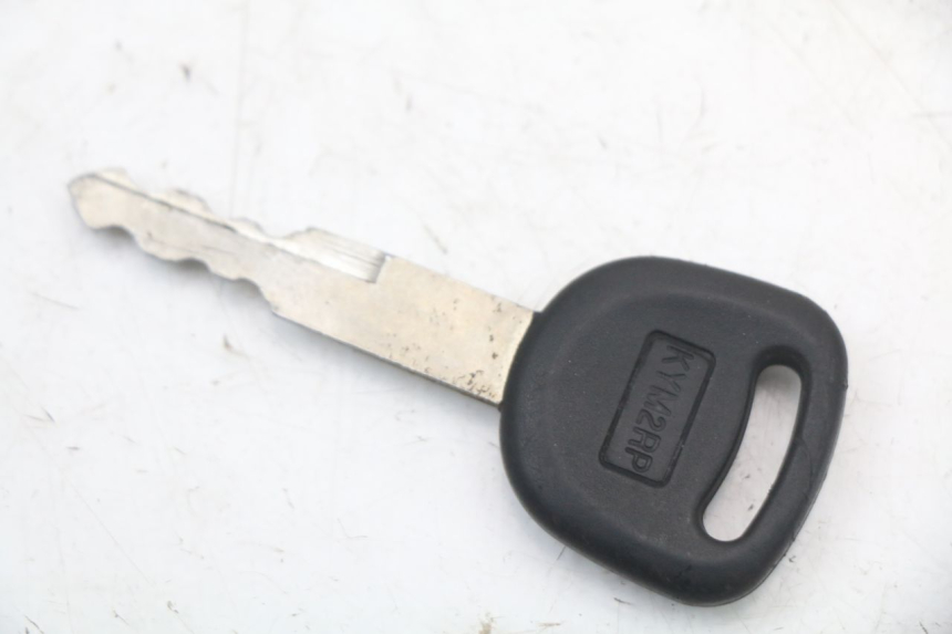 photo de ZESTAW ZAMKA I KLUCZYKA STACYJKI KYMCO AGILITY 4T 50 (2005 - 2018) - Szczegóły charakterystyczne