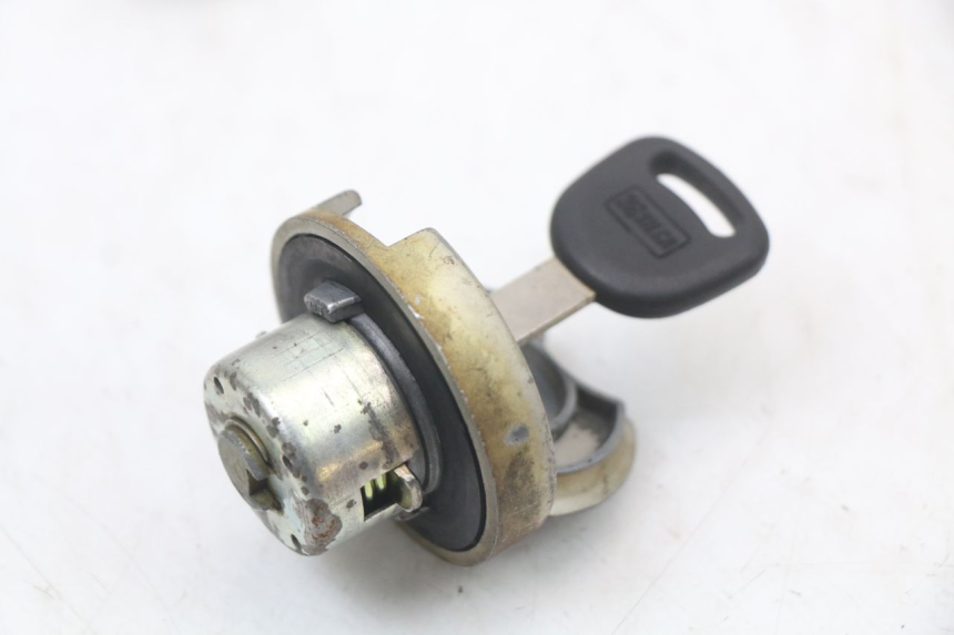 photo de ZESTAW ZAMKA I KLUCZYKA STACYJKI KYMCO AGILITY 4T 50 (2005 - 2018) - Oznaczenia i referencje