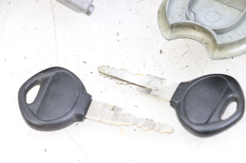 photo de ZESTAW ZAMKA I KLUCZYKA NEIMAN KYMCO AGILITY RS 4T 50 (2009 - 2013) - Widok produktu