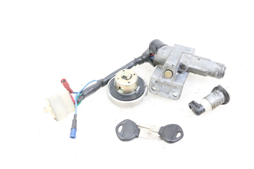 photo de ZESTAW ZAMKA I KLUCZYKA NEIMAN KYMCO AGILITY RS 4T 50 (2009 - 2013) - Inny kąt widzenia