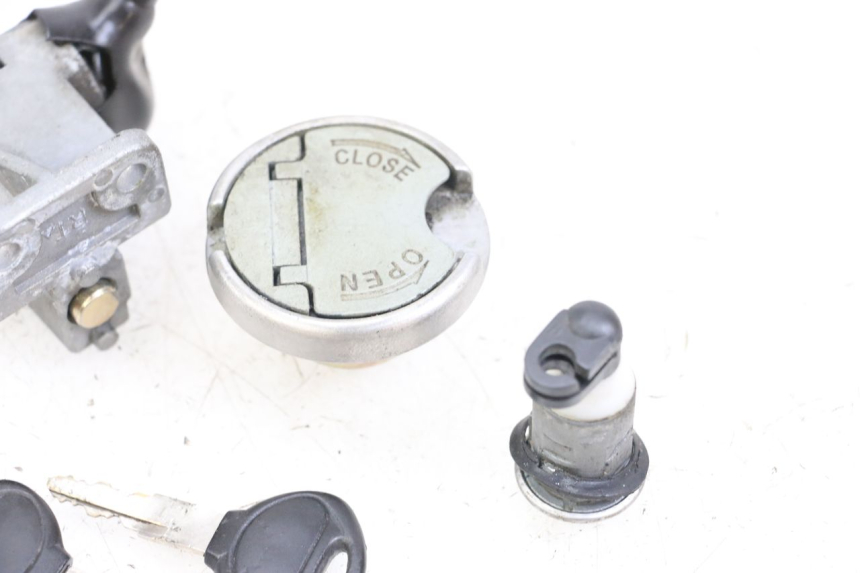 photo de ZESTAW ZAMKA I KLUCZYKA NEIMAN KYMCO AGILITY RS 4T 50 (2009 - 2013) - Punkty mocowania