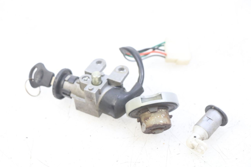 photo de ZESTAW ZAMKA I KLUCZYKA NEIMAN BAOTIAN BT 49 QT-9 50 (2006 - 2010) - Szczegół części