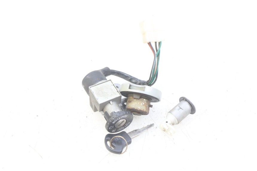 photo de ZESTAW ZAMKA I KLUCZYKA NEIMAN BAOTIAN BT 49 QT-9 50 (2006 - 2010) - Zoom stanu zużycia