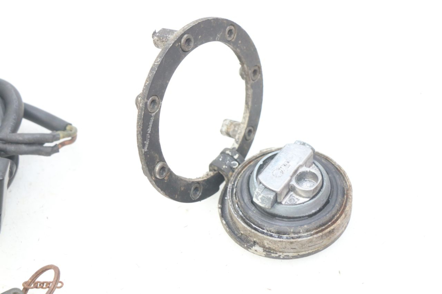 photo de ZESTAW ZAMKA I KLUCZYKA NEIMAN HONDA CBR RR FIREBLADE 900 (1992 - 1994) - Szczegóły charakterystyczne