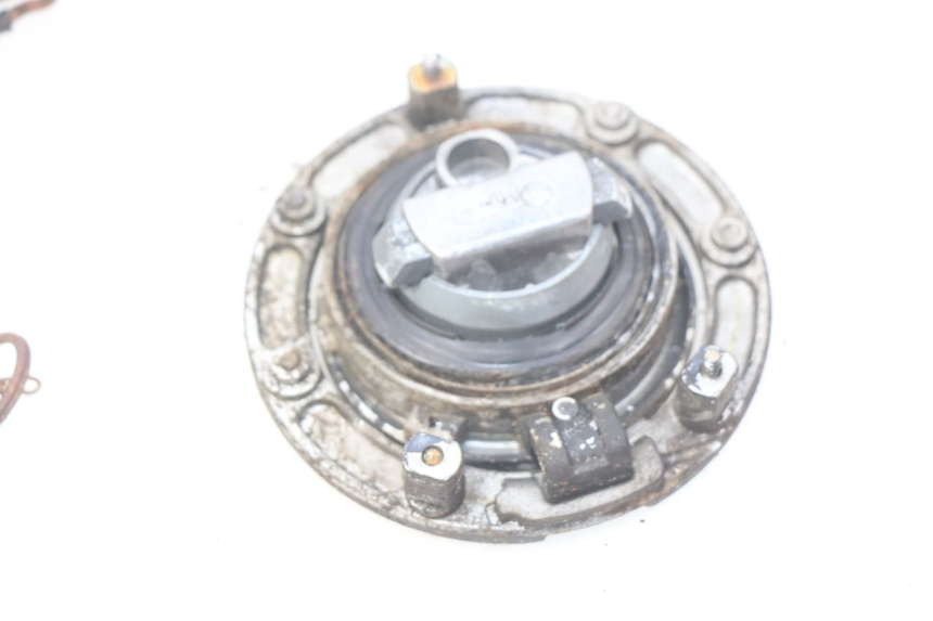 photo de ZESTAW ZAMKA I KLUCZYKA NEIMAN HONDA CBR RR FIREBLADE 900 (1992 - 1994) - Zbliżenie komponentów