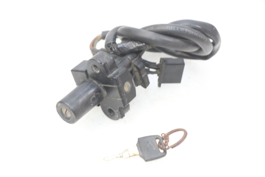 photo de ZESTAW ZAMKA I KLUCZYKA NEIMAN HONDA CBR RR FIREBLADE 900 (1992 - 1994) - Punkty mocowania